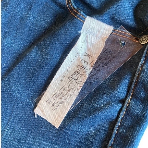 TAHARI Jeans - Picture 7 of 7